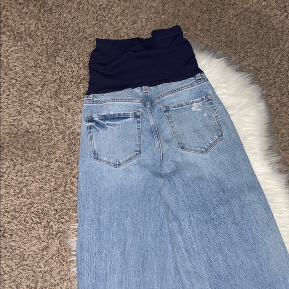 Pinkblush Relaxed Straight Raw Hem Light Blue Women's Maternity  Jeans - Picture 7 of 8